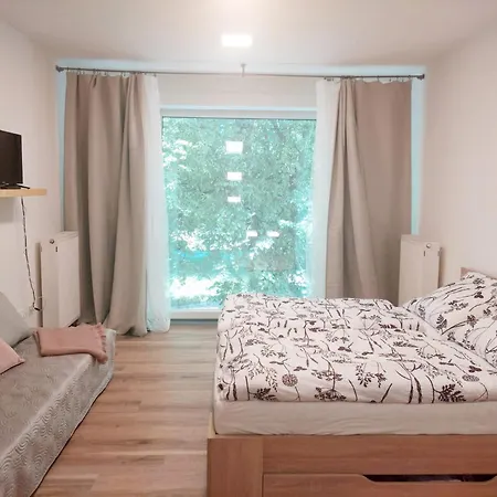 Iris Apartment *