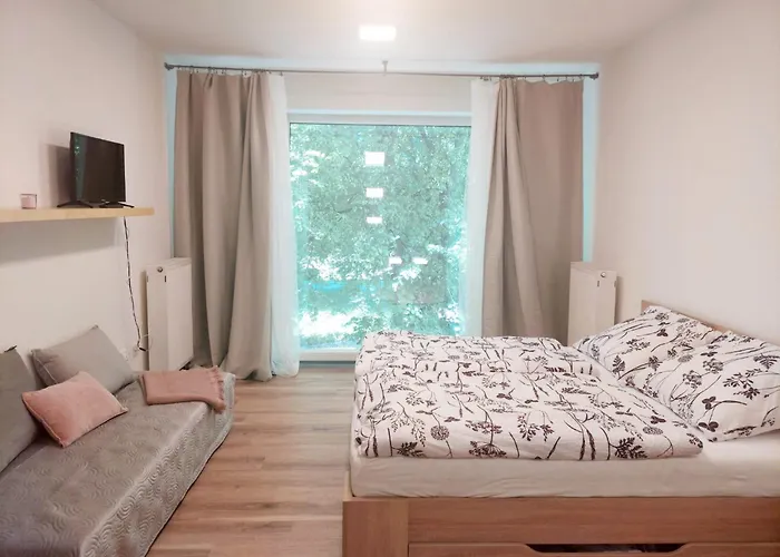 Iris Apartment *